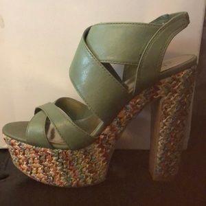 Charles by Charles David Artifact green 7.5 sandal